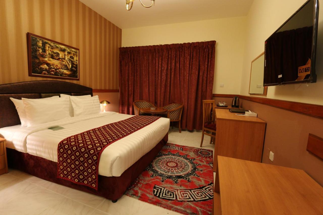 New California Hotel Dubai Exterior foto