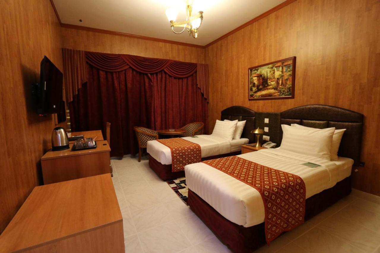 New California Hotel Dubai Exterior foto