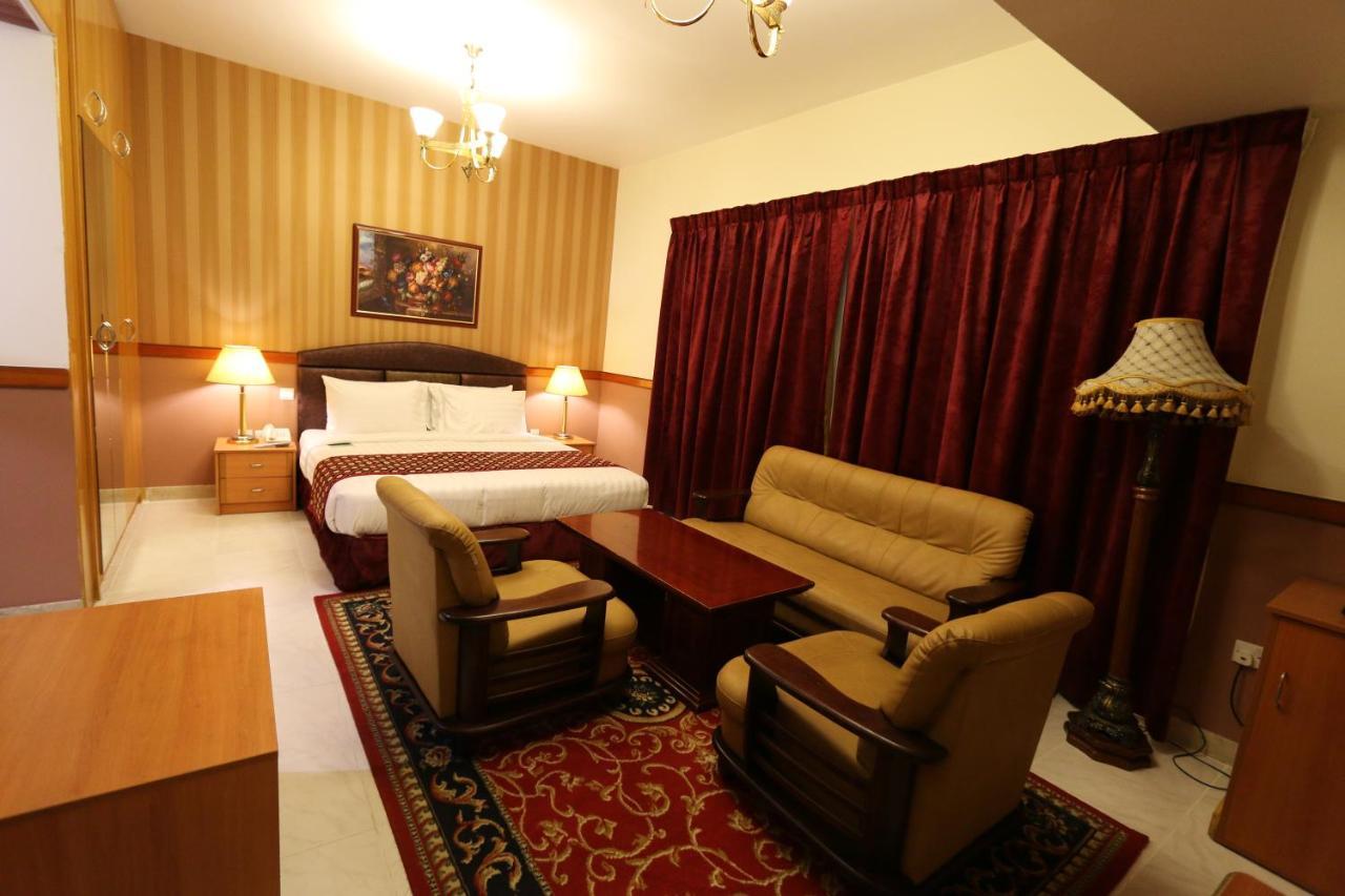 New California Hotel Dubai Exterior foto