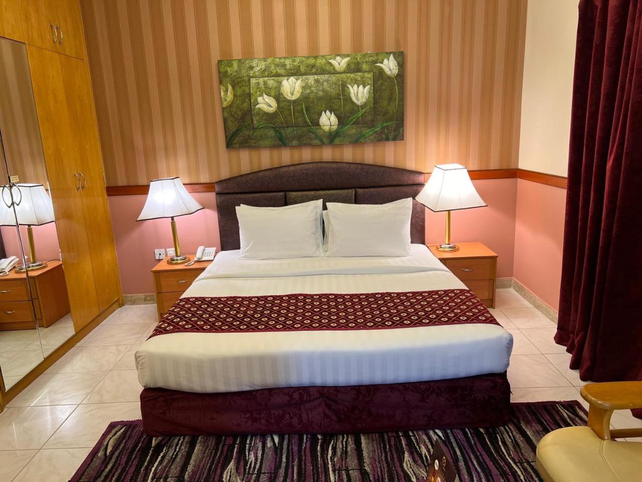 New California Hotel Dubai Exterior foto