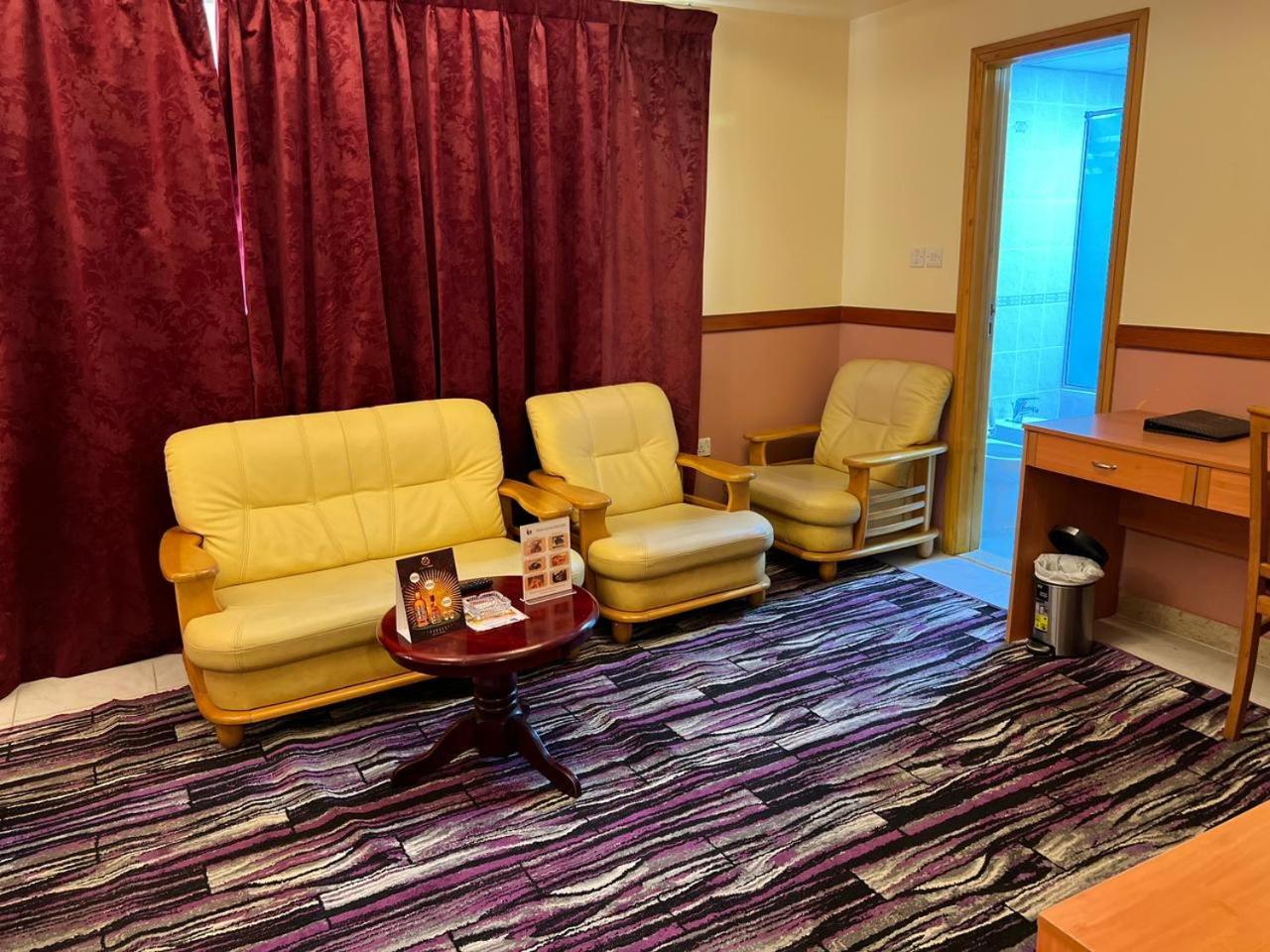 New California Hotel Dubai Exterior foto